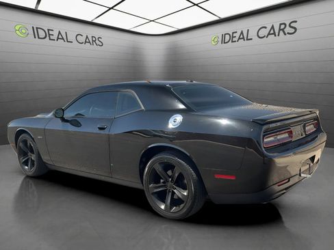 Used 2017 Dodge Challenger R/T RWD image 7