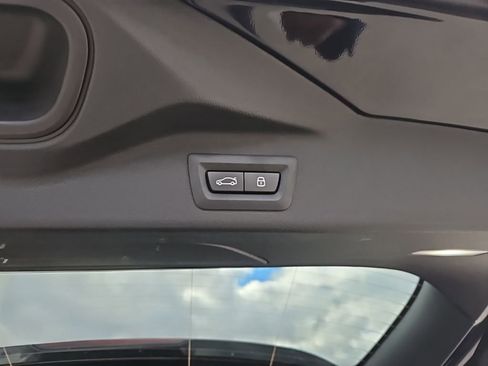 Used 2026 BMW X7 xDrive40i w/ M Sport Package image 16