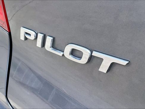 Used 2017 Honda Pilot EX-L image 8