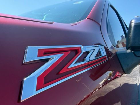 Used 2021 Chevrolet Silverado 1500 LT w/ Z71 Off-Road Package AWD/4WD image 7