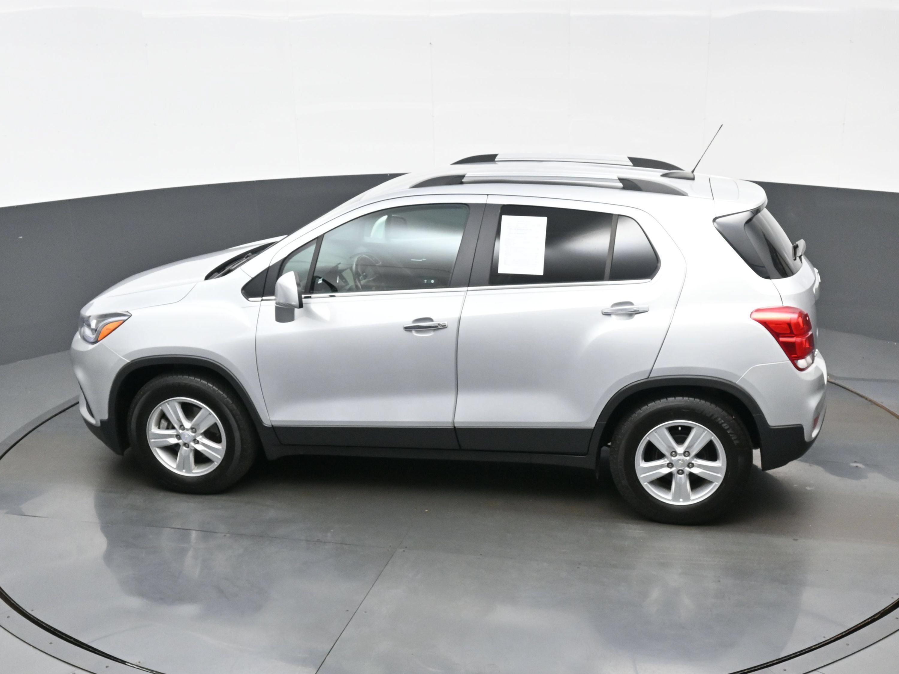 Used 2018 Chevrolet Trax LT w/ Driver Confidence Package FWD image 34