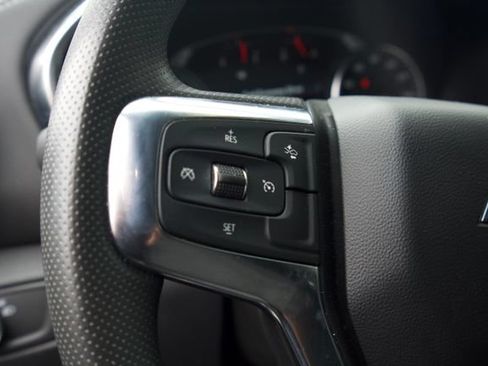 Used 2025 Chevrolet Blazer LT FWD image 16
