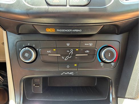 Used 2017 Ford Focus SE FWD image 23