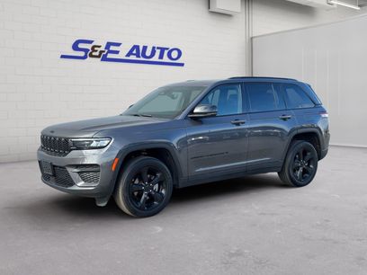 Used 2023 Jeep Grand Cherokee Altitude