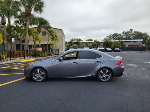 Used 2019 Lexus IS 300 w/ Premium Package image 9