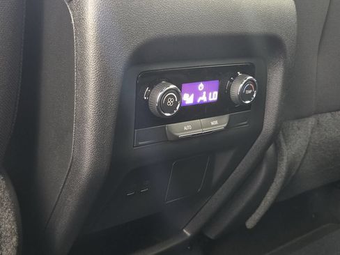 New 2026 Chevrolet Traverse LT w/ Midnight/Sport Edition FWD image 33
