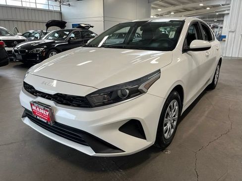 Used 2023 Kia Forte LX FWD image 7