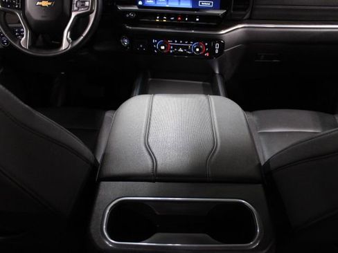 Used 2024 Chevrolet Silverado 2500 LTZ w/ LTZ Convenience Package image 33