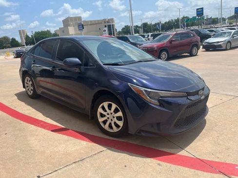 Used 2020 Toyota Corolla LE FWD image 4