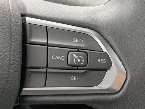 Used 2024 Jeep Compass Latitude image 22