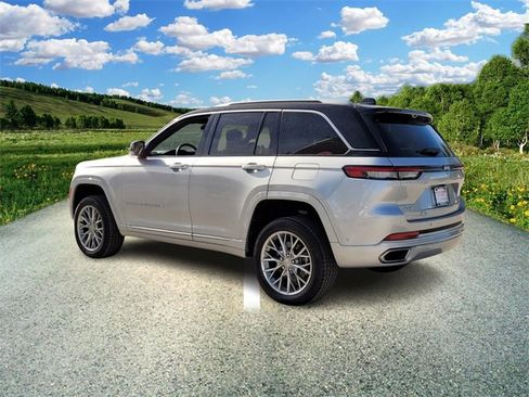 Certified 2022 Jeep Grand Cherokee Summit w/ Adv Protech Group IV image 3