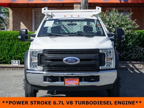 Used 2017 Ford F550 2WD Regular Cab Super Duty image 3