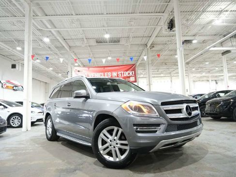 Used 2015 Mercedes-Benz GL 450 4MATIC w/ Parking Assist Package image 2
