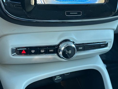 New 2026 Volvo XC40 B5 Plus w/ Protection Package Premier image 18