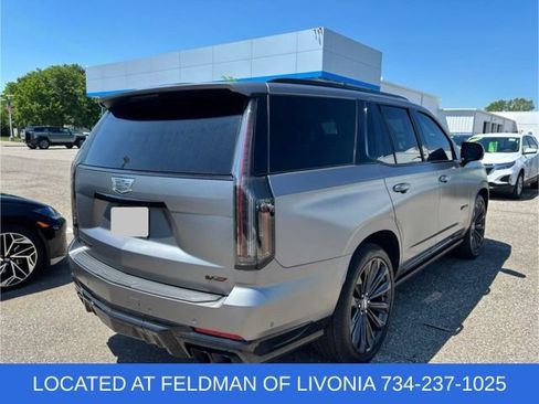 Used 2026 Cadillac Escalade V w/ LPO, Onyx Lite Package AWD/4WD image 3