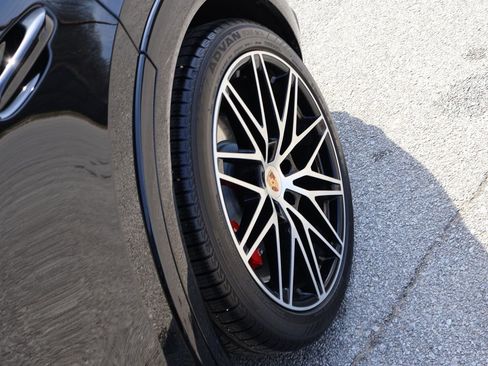 Certified 2025 Porsche Cayenne GTS w/ Technology Package image 38