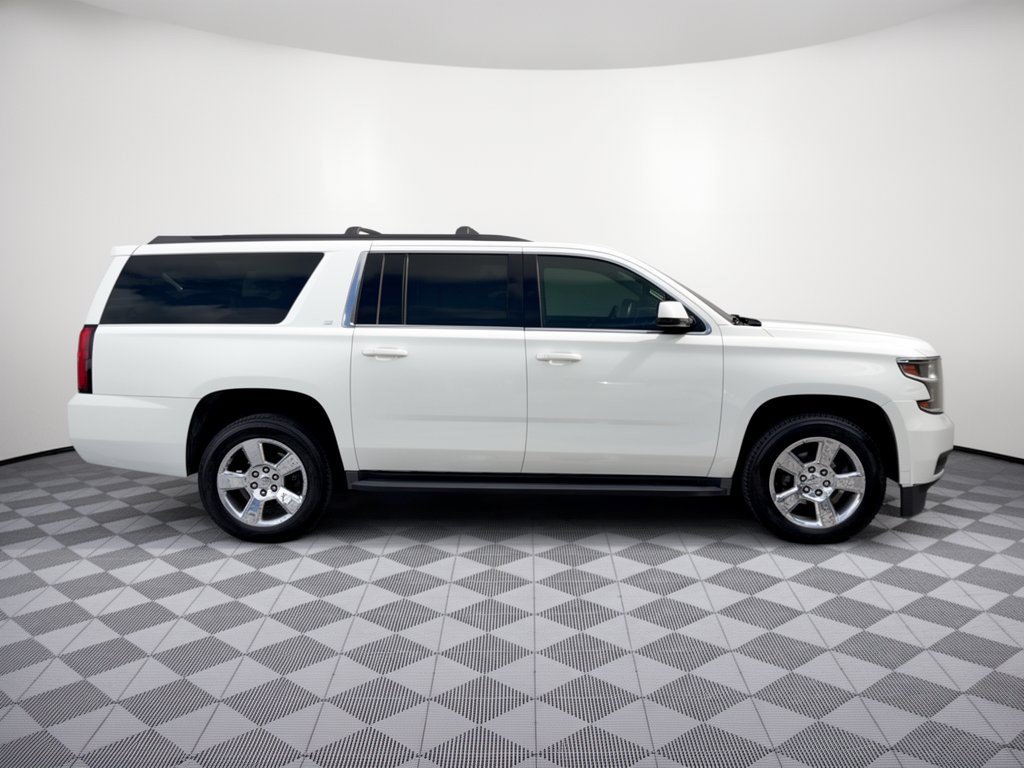 Used 2020 Chevrolet Suburban LT w/ Luxury Package RWD image 8