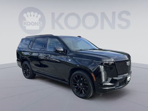 Used 2025 Cadillac Escalade Sport w/ Touring Package AWD/4WD image 10