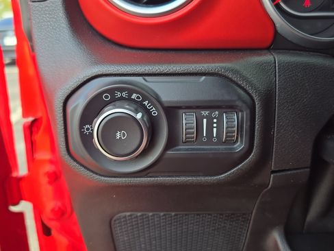 Used 2018 Jeep Wrangler Unlimited Rubicon AWD/4WD image 22
