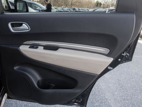 Used 2019 Dodge Durango SXT image 29