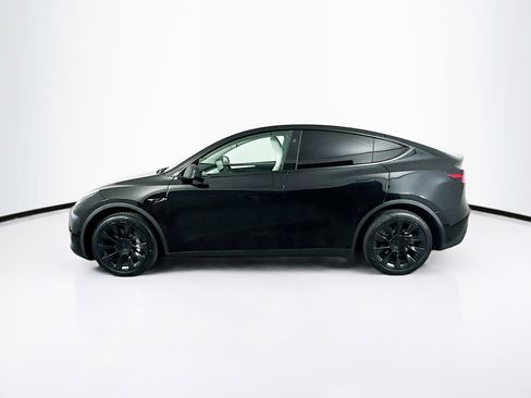 Used 2024 Tesla Model Y Long Range RWD image 4