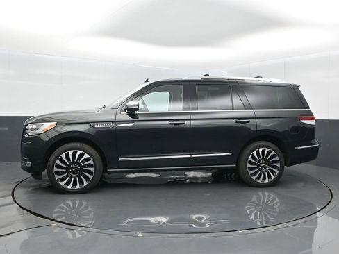 Used 2023 Lincoln Navigator Black Label AWD/4WD image 4