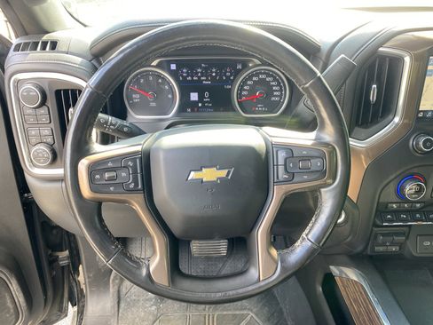 Used 2020 Chevrolet Silverado 1500 High Country w/ Technology Package image 10