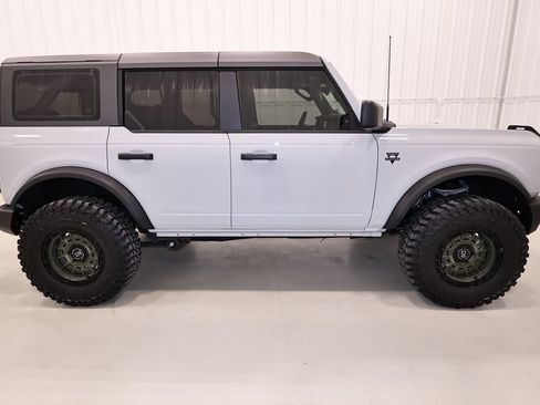 New 2026 Ford Bronco 4-Door AWD/4WD image 2