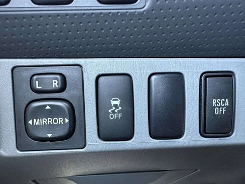 Used 2011 Toyota Tacoma 4x4 Double Cab w/ SR5 Pkg #2 image 32