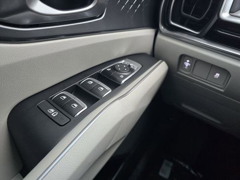 New 2026 Kia Sorento S FWD image 11