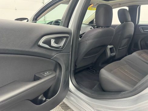 Used 2015 Chrysler 200 Limited w/ Convenience Group FWD image 31