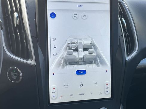 Used 2023 Ford Edge SEL image 22