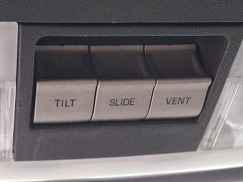 Used 2009 Lincoln Navigator 4WD image 26