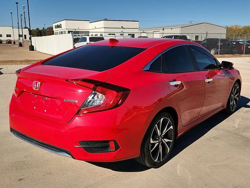Used 2020 Honda Civic Touring image 3