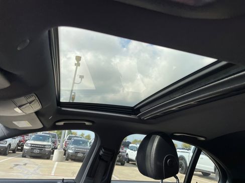 Used 2018 Mercedes-Benz E 300 image 21