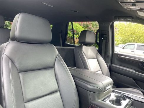 Used 2025 Chevrolet Tahoe Z71 AWD/4WD image 25