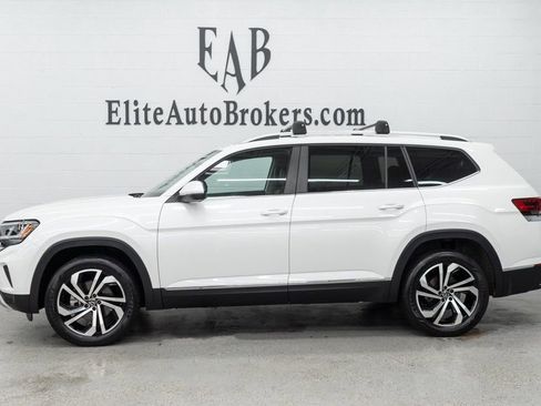 Used 2023 Volkswagen Atlas SEL AWD/4WD image 2