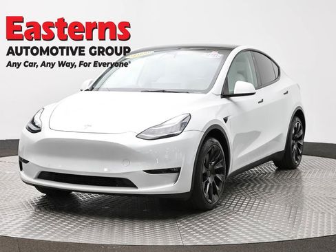Used 2022 Tesla Model Y Long Range image 1