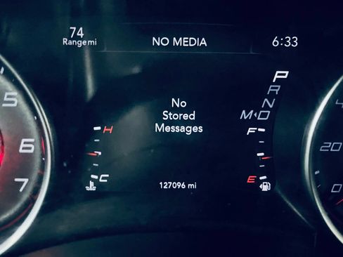 Used 2019 Dodge Charger SXT RWD image 39