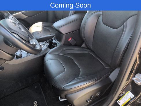 Used 2019 Jeep Cherokee Limited AWD/4WD image 16