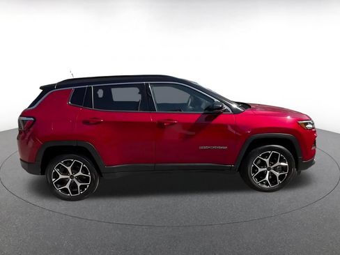 Used 2025 Jeep Compass Limited AWD/4WD image 16