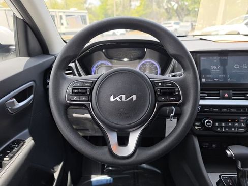 Used 2022 Kia Niro LX FWD image 15