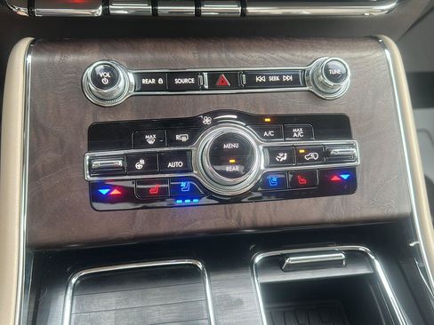Used 2021 Lincoln Aviator Reserve w/ Equipment Group 208A AWD/4WD image 38
