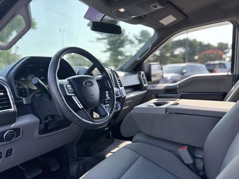 Used 2017 Ford F150 XLT w/ Equipment Group 302A Luxury AWD/4WD image 13