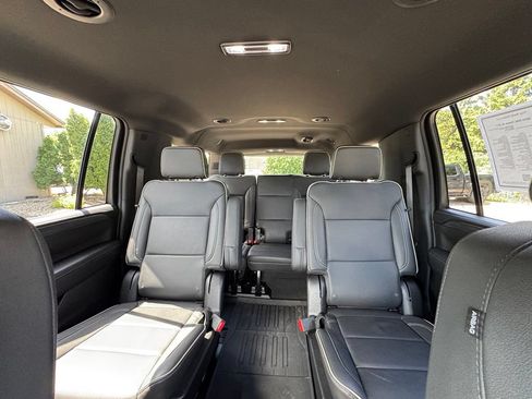 Used 2024 GMC Yukon XL SLT AWD/4WD image 22