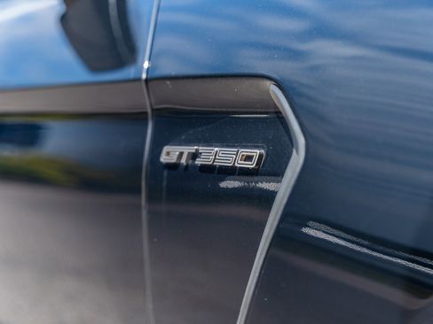 Certified 2020 Ford Mustang Shelby GT350 w/ Technology Package image 11