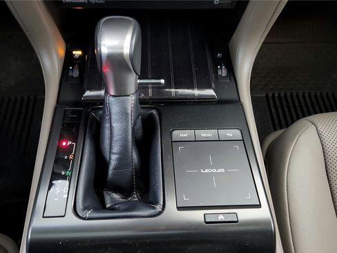 Used 2023 Lexus GX 460 Premium w/ Premium Package image 29