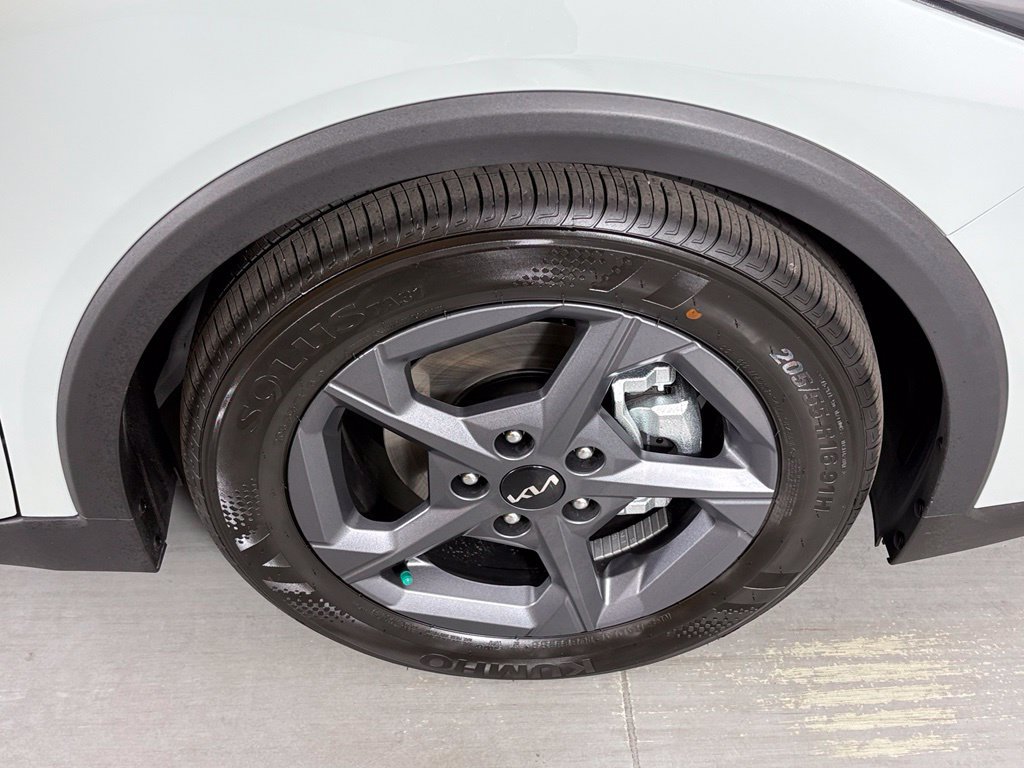New 2026 Kia K4 FWD image 11