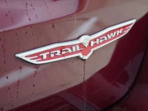 Used 2019 Jeep Grand Cherokee Trailhawk w/ Trailhawk Luxury Group image 9