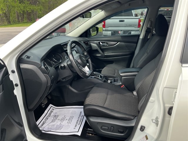 Used 2018 Nissan Rogue SV AWD/4WD image 20